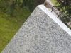 Palisade aus Granit, grau, Mittelkorn, gesägt und geflammt / Granitpfosten / Zaunpfosten aus Granit / Natursteinpfosten / Granitsäulen / Granitpalisaden / Granitstelen (Granit aus Polen)
