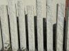 Sonderanfertigung aus Naturstein - Palisaden aus Granit (gesägt-gespalten) / Granitpfosten / Zaunpfosten aus Granit / Natursteinpfosten / Granitsäulen / Granitpalisaden / Granitstelen (grauer Granit aus Polen)