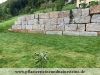 Unsere Granit-Quader aus Polen schon in der Schweiz... Granit-Mauersteine aus Polen / Naturstein-Mauer / Granit-Mauer / Wasserbausteine, grau-gelb, Mittelkorn, allseiteig gespalten (Granit-Mauersteine aus Polen) - Foto von unseren Kunden, Mauersteine für eine Natursteinmauer, Polengranit, preisgünstige Mauersteine und Wasserbausteine