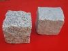Kostka granitowa łupana (polski mrozoodporny granit), szara, średnio- i drobnoziarnista (w stanie suchym)