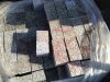 Kostka granitowa, szaro-ruda, cięta, górna powierzchnia płomieniowana (polski mrozoodporny granit)