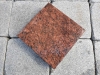 ROTE Granit-Platten,  (aus VANGA - ein importiertes, skandinavisches Material) geflammt – unterschiedliche Größen/Maßen (NUR BEISPIEL - AUF DEM FOTO ALS NASS)